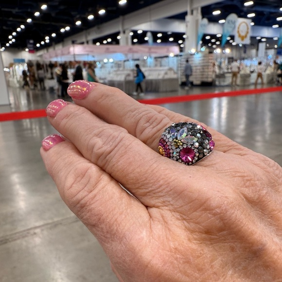 NWT Gorgeous Austrian Crystal / 925 Silver Size 7.5 ring from Mosaico - Picture 4 of 10